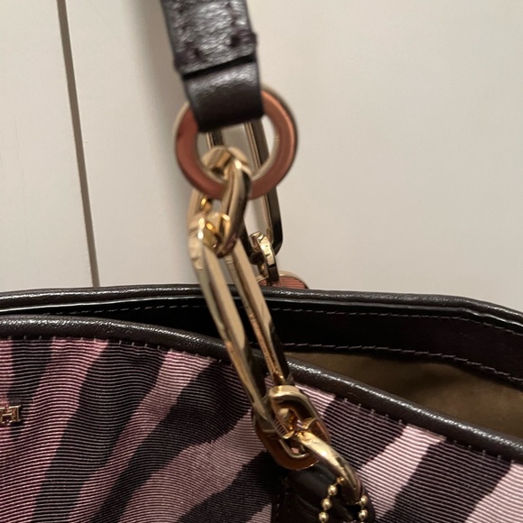 COACH Madison zebra print EW tote very good used condition - Picture 5 of 7